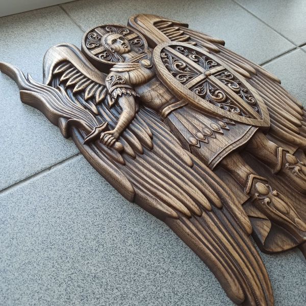 Дерев'яний різьблений Барельєф "Архангел Михаїл" 06037 фото