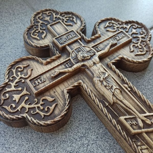 Дерев'яний різьблений хрест 01021 фото
